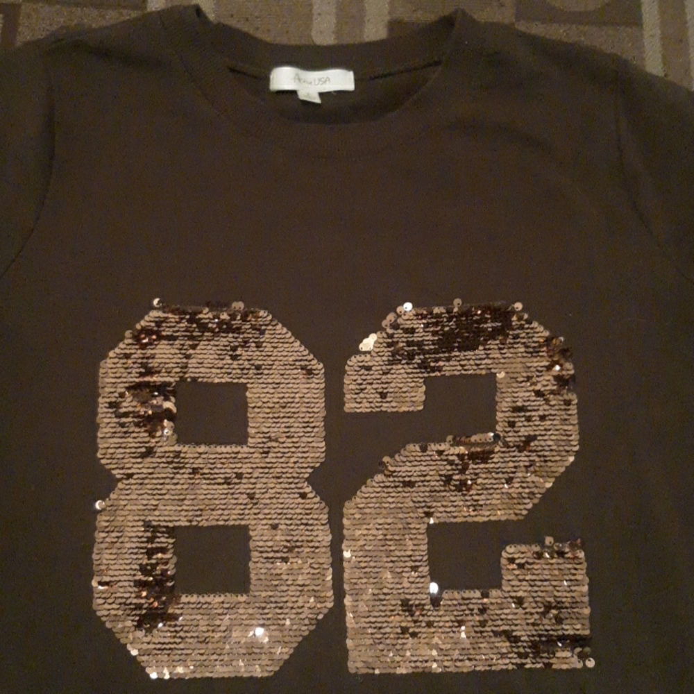 Sweatshirt - Picture 2 of 3